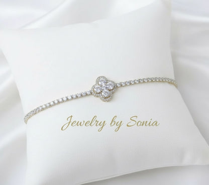 Bracelet Tennis Doré Fleur – Cristaux Étincelants