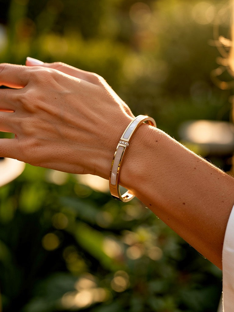 Bracelet Manchette Effet Marbre avec Strass – Acier Inoxydable