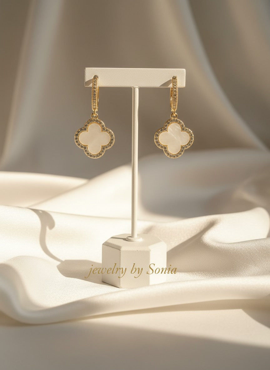 Boucles d’oreilles trèfle nacre en acier inoxydable doré