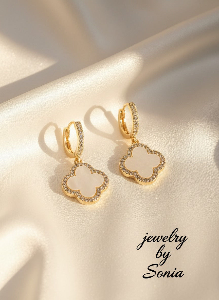 Boucles d’oreilles trèfle nacre en acier inoxydable doré